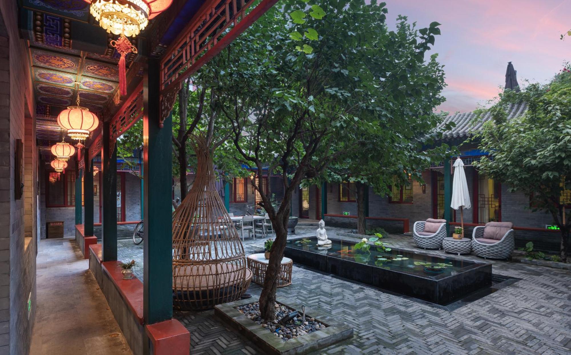 Hotel Cote Cour Deductive - Quadrangle Close To Tiananmen Square & Forbidden & Nanluoguxiang, Walk To Wangfujing, Speaking, Free Wifi, Free Laundry, Free Wonton & Noodles With Tour Ticket Service, Free Selfies With Ancient Costum 5*