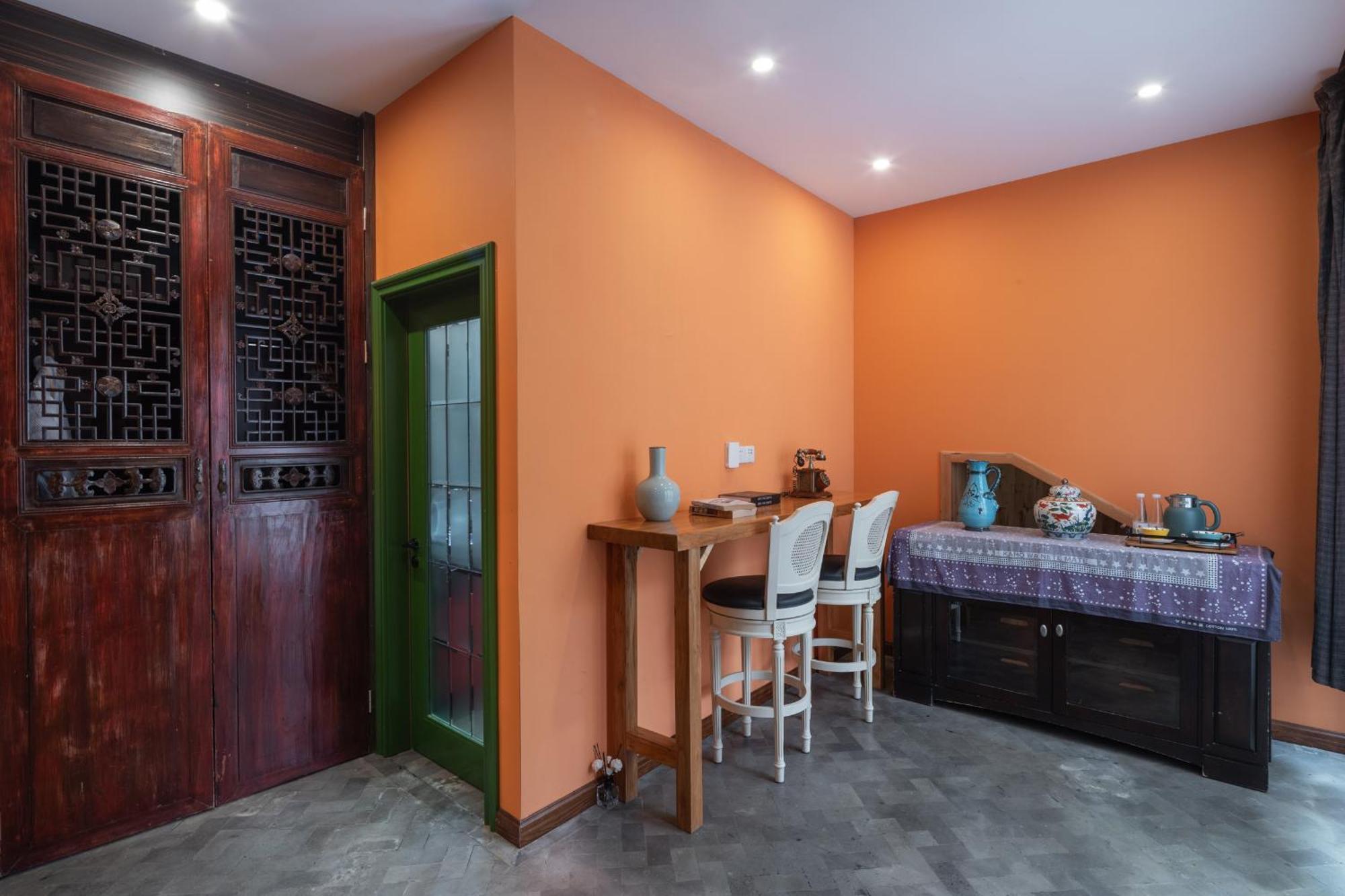 Hotel Cote Cour Deductive - Quadrangle Close To Tiananmen Square & Forbidden & Nanluoguxiang, Walk To Wangfujing, Speaking, Free Wifi, Free Laundry, Free Wonton & Noodles With Tour Ticket Service, Free Selfies With Ancient Costum